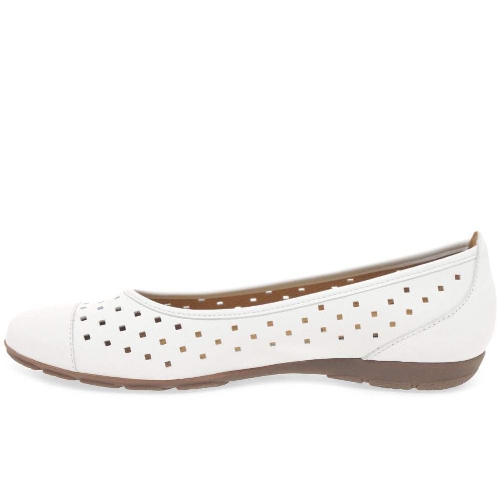 Gabor slip on shoes 44.169.21 White Leather