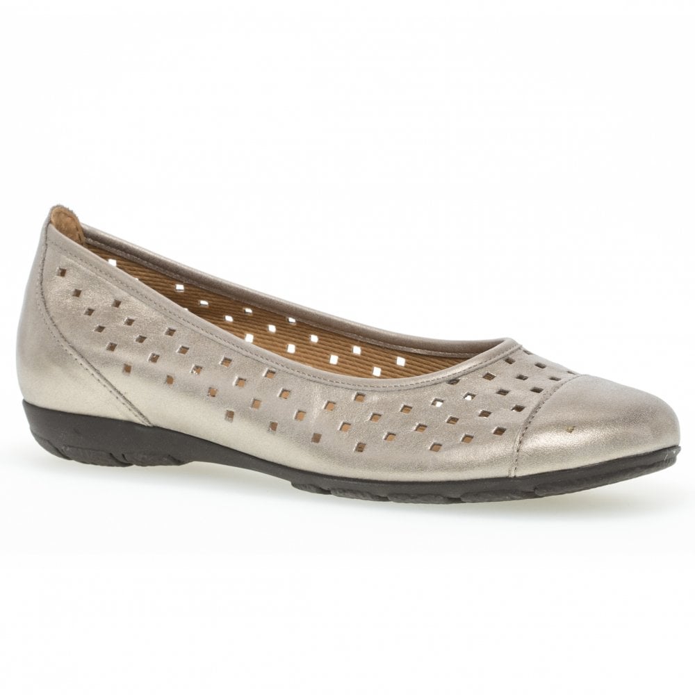 Gabor Ruffle Eclipse Metallic Leather Slip-On Pump Shoes | 64.169.62