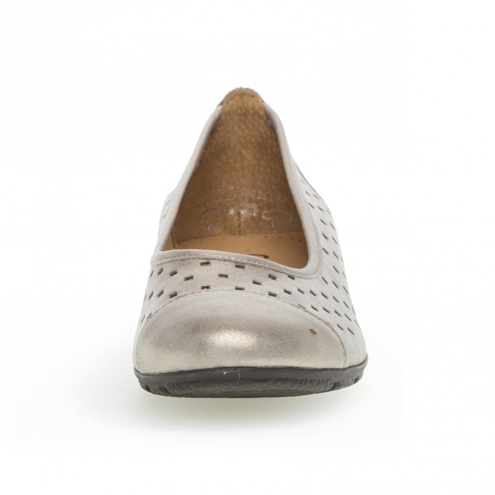 Gabor Ruffle Eclipse Metallic Leather Slip-On Pump Shoes | 64.169.62