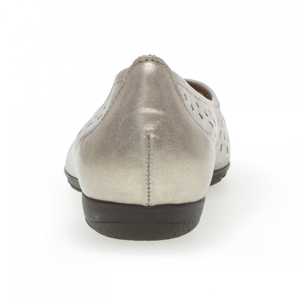 Gabor Ruffle Eclipse Metallic Leather Slip-On Pump Shoes | 64.169.62