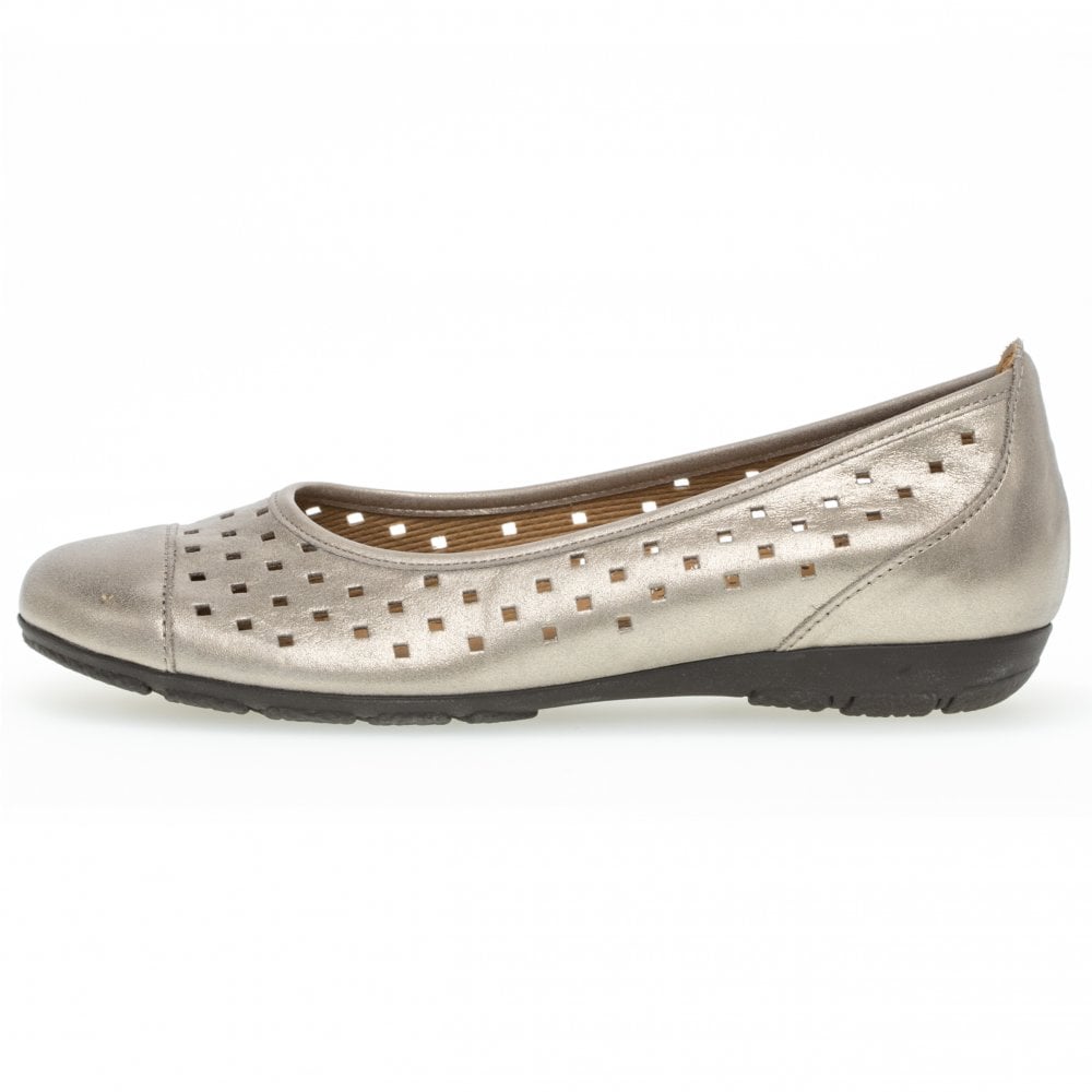 Gabor Ruffle Eclipse Metallic Leather Slip-On Pump Shoes | 64.169.62